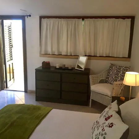 Sanya Beach Lascari